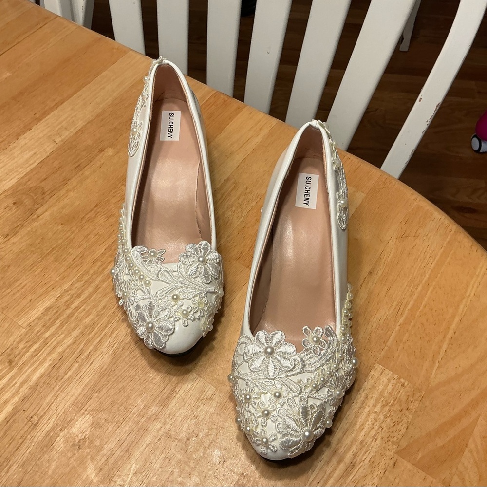 Elegant White Embellished Women's Shoes